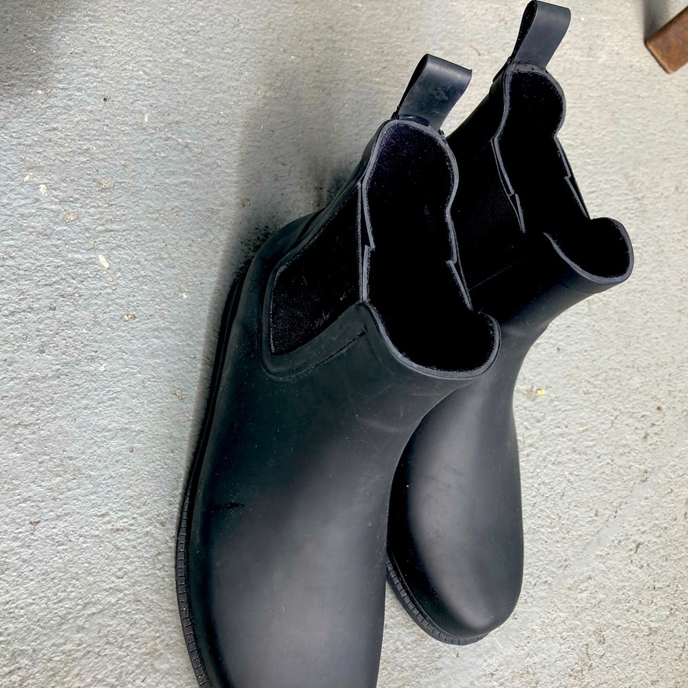 J Crew black rubber rain boots size 8